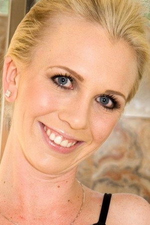 Scarlett Summers portrait