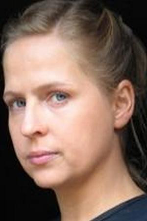 Joanna Fidler portrait