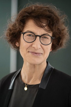Özlem Türeci portrait