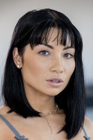 Rina Ellis portrait
