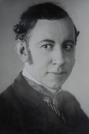 Alex Allin portrait
