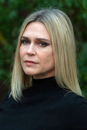 Marie-Josée Croze portrait
