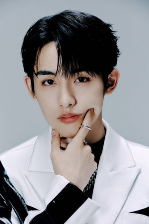 Winwin portrait