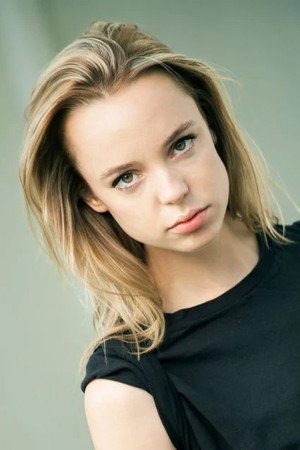 Em Haine portrait