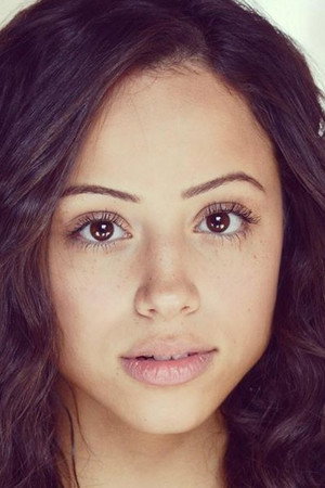 Kiana Madeira portrait