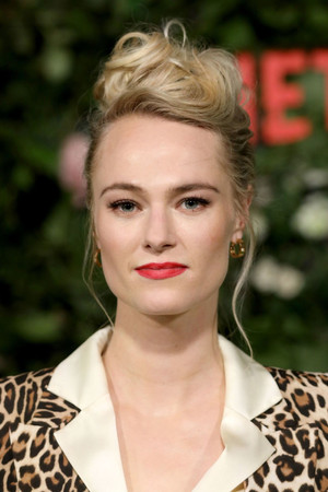 Jessica Madsen portrait