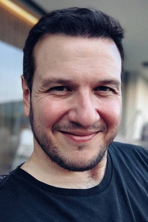Şahan Gökbakar portrait