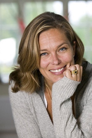 Renée Simonsen portrait