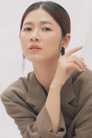 Oanh Kiều portrait