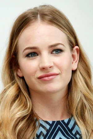 Britt Robertson portrait