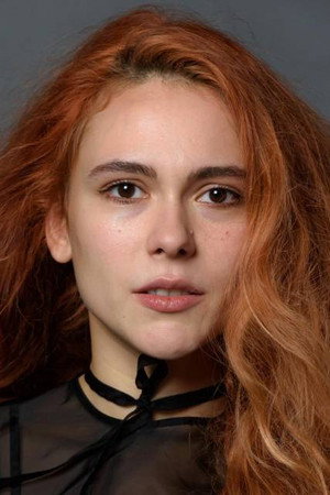 Luna Pilić portrait