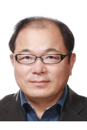 Yoo Hyung-gwan portrait