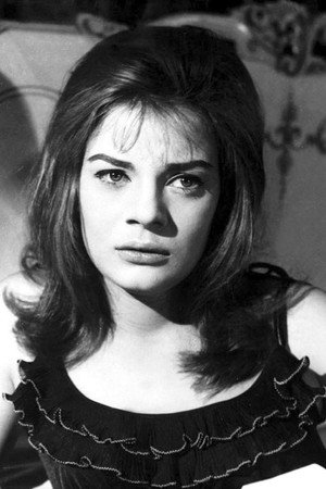 Nadia Lotfi portrait