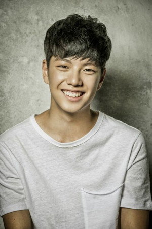 Ji Min-hyuk portrait