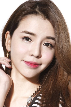 Tia Li portrait