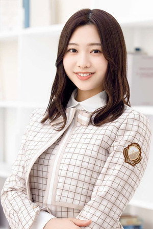 Suzuka Tomita portrait