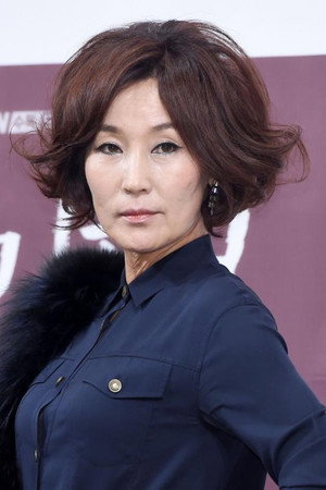 Lee Hye-young portrait