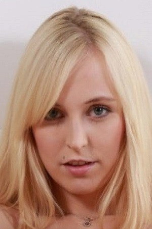 Debora Skye portrait