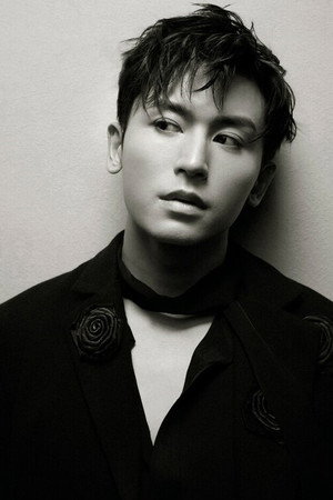Zhang Zhehan portrait