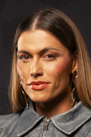 Alina Juhart portrait