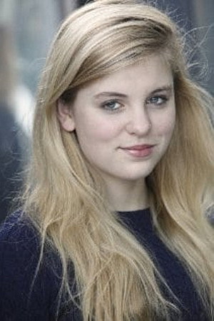 Cloe Mackie portrait