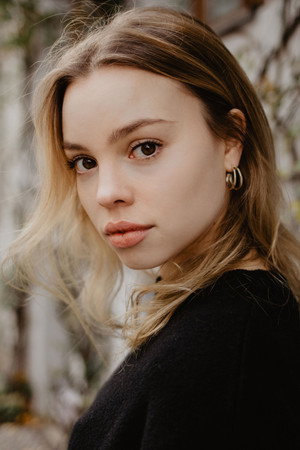 Lea Zoë Voss portrait