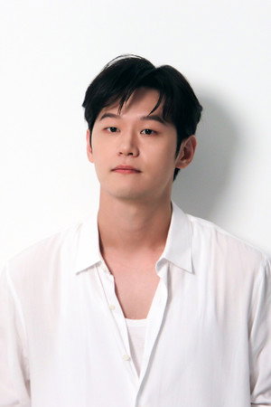 Lee Hak-ju portrait