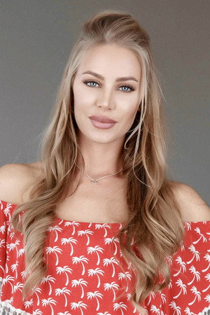 Nicole Aniston portrait