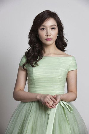 Lee Min-young portrait