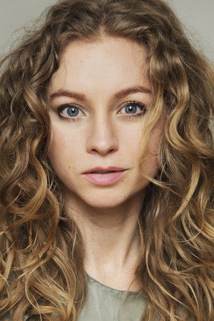 Thea Bell Schok portrait