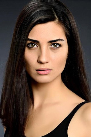 Tuba Büyüküstün portrait