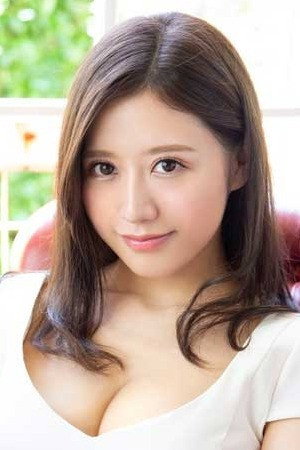 Momoe Takanashi portrait