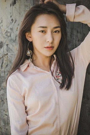 Lily Ji portrait