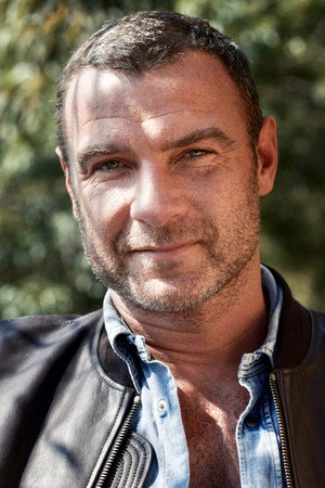 Liev Schreiber portrait