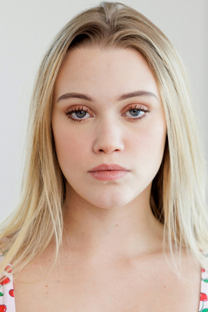 Chloe Rose portrait