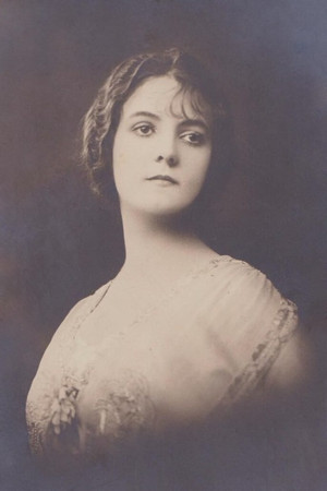 Suzanne Grandais portrait