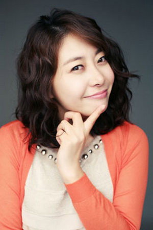 Hwang Hyo-eun portrait