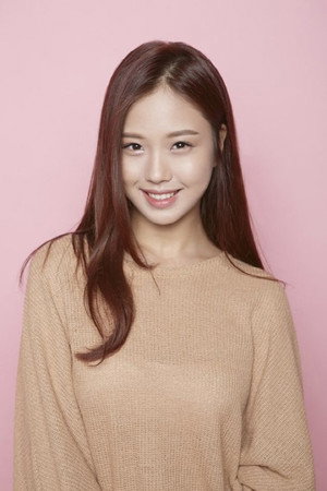 Go Min-si portrait