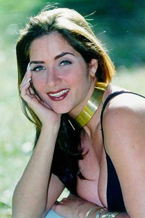 Jeanette Flores portrait