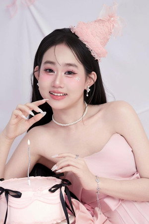 Ngô Bảo Hân portrait