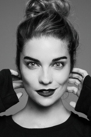 Annie Murphy portrait
