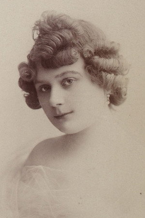 Paule Morly portrait