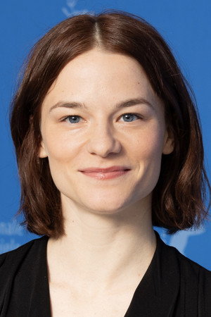Valerie Pachner portrait
