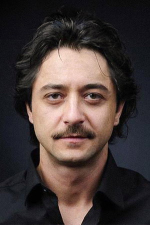 Gökçe Özyol portrait