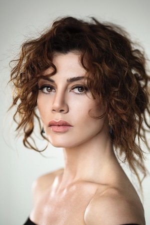 Gökçe Bahadır portrait