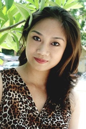 Hoàng Lan portrait