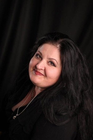 Dana Borteanu portrait