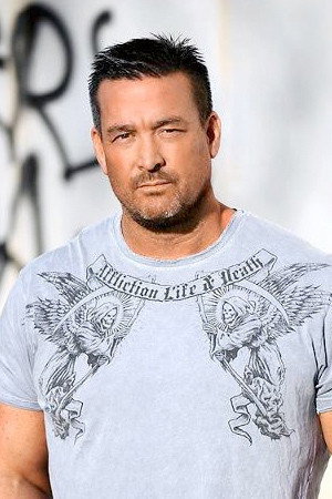 Steve Tanabe portrait