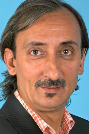 Erol Aydın portrait