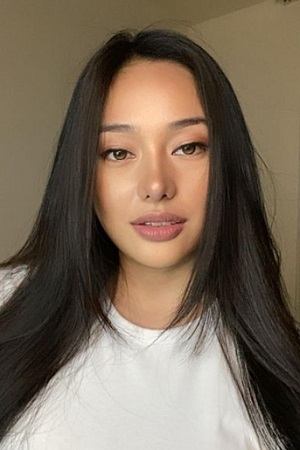 Ava Mendez portrait